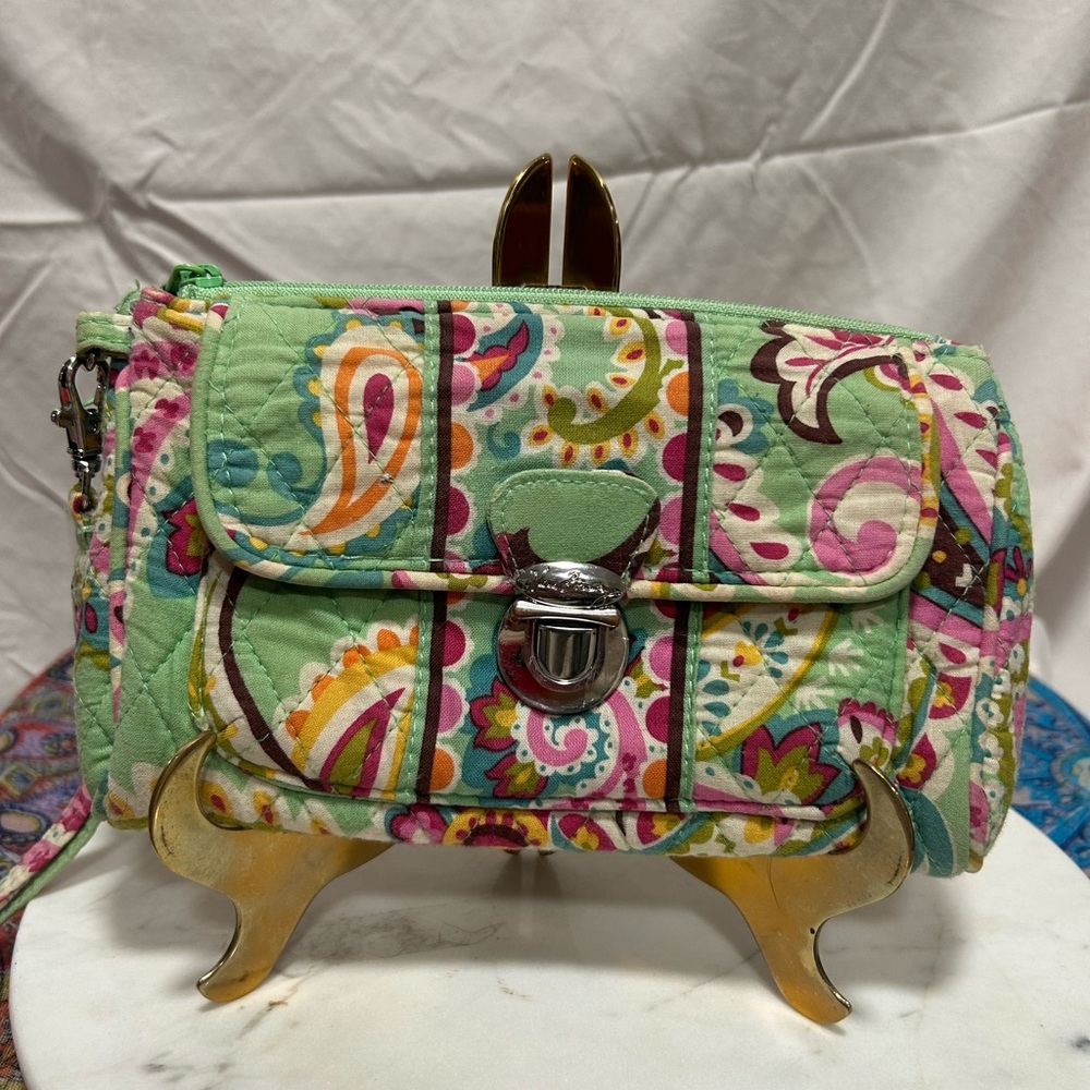 Vera Bradley // green paisley wristlet in EUC retired 2013 Tutti Fruity